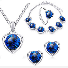 Conjunto Elegante de Joias em Cristal: Colar, Brincos, Anel e Pulseira em Forma de Coração